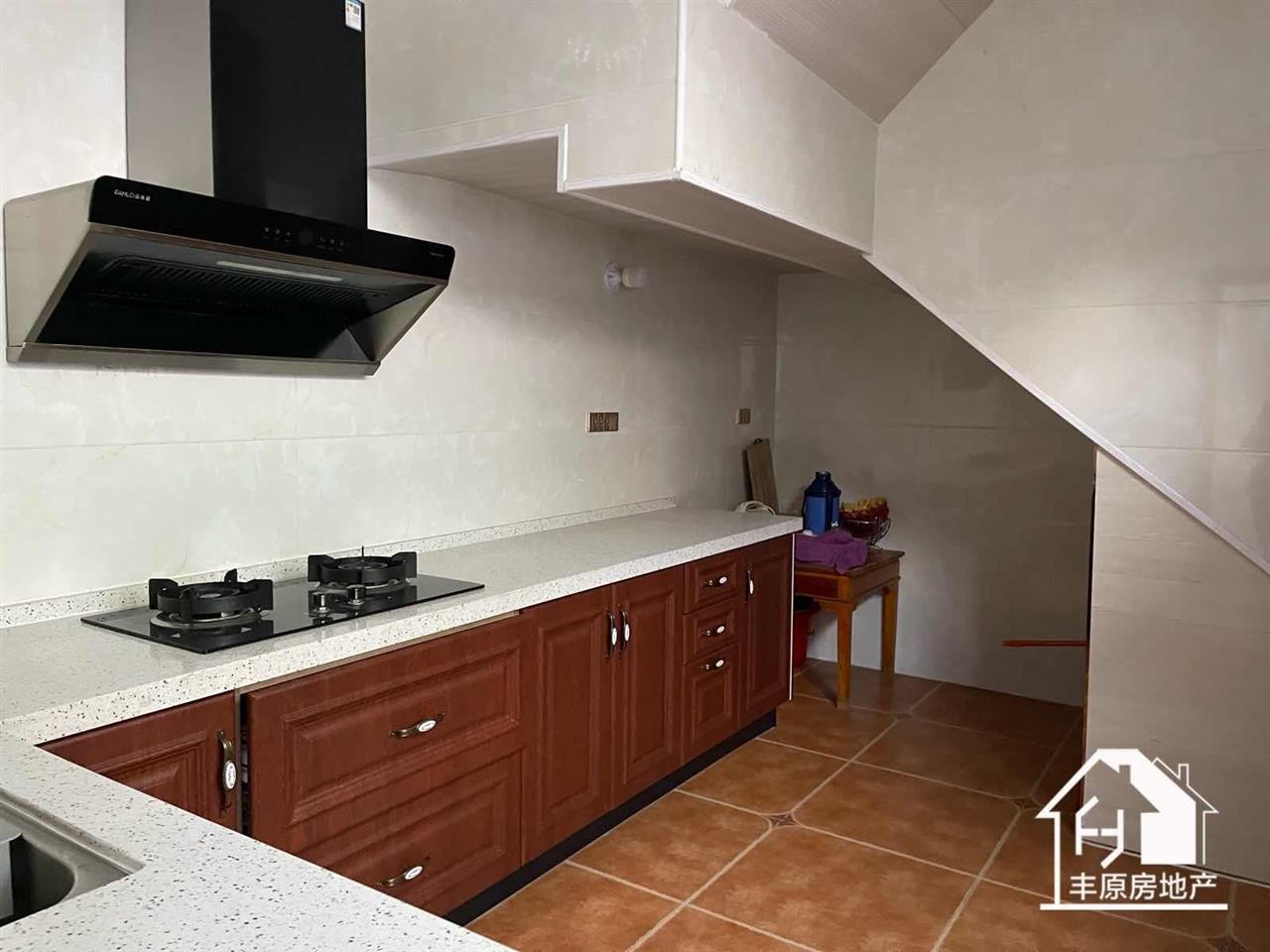 金凯帝附近单门独院楼盘图片